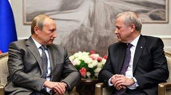 Путин и Орбан обсудили ситуацию на Украине и двусторонние отношения.