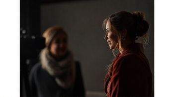 Снигирь заявила, что Тарасова обеспечивает позитивную атмосферу на съемочной площадке.