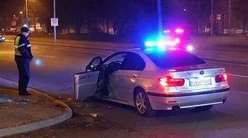 В Смоленске пьяный водитель за рулём BMW спровоцировал аварию и избил сотрудника ДПС.